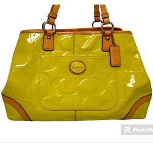 ❤️ Coach Peyton Embossed Patent Framed Shopper F23722. Shoulder Bag Yellow
